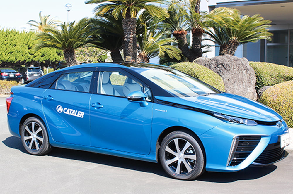 The FCEV MIRAI (company-owned vehicle) was marketed for the first time in the world