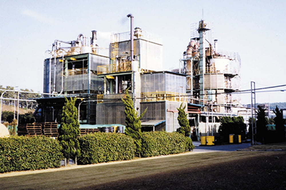 Fluidized furnace (left) and vertical activation furnace (right)